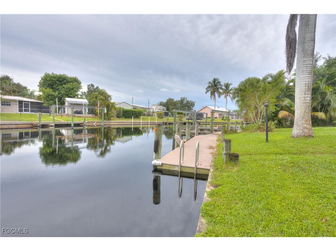 1358 Sunrise Drive North Fort Myers FL 33917 2025009540 image38