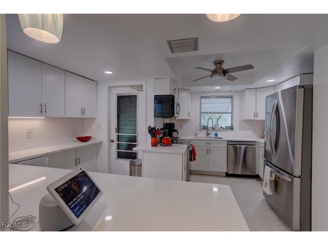 1358 Sunrise Drive North Fort Myers FL 33917 2025009540 image9