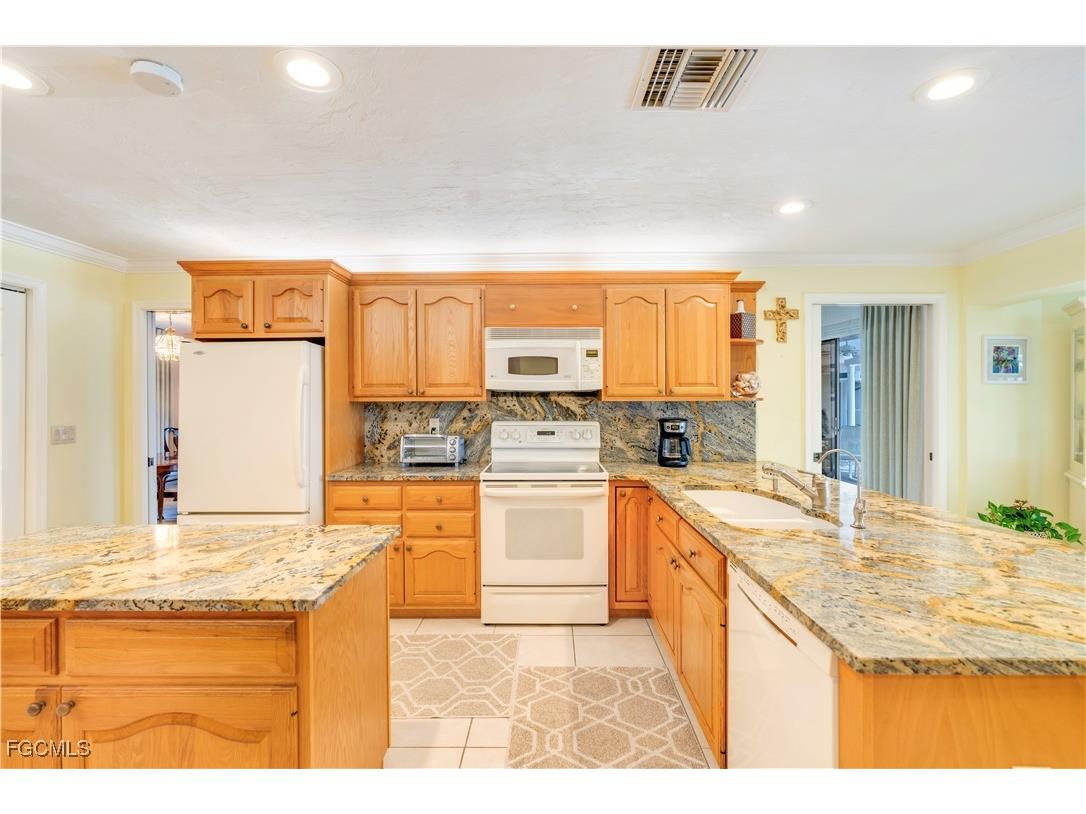 1358 Wainwright Way Fort Myers FL 33919 2026002357 image16