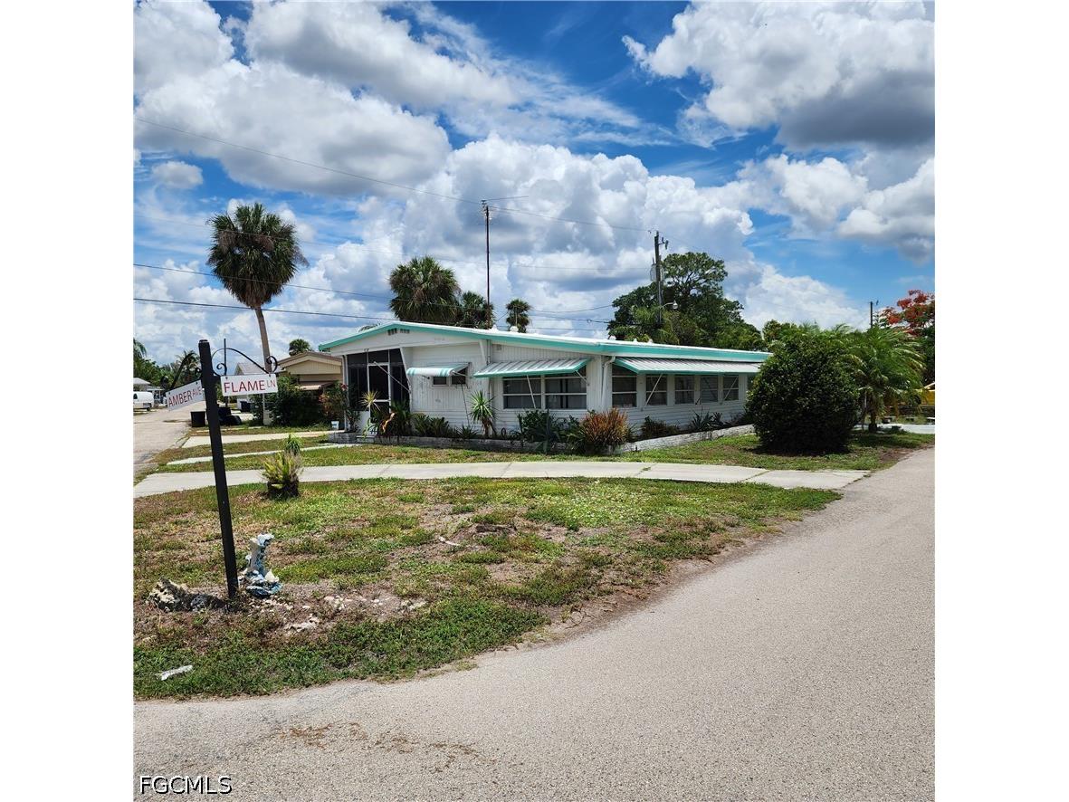 136 Amber Avenue North Fort Myers FL 33917 2026022638 image1
