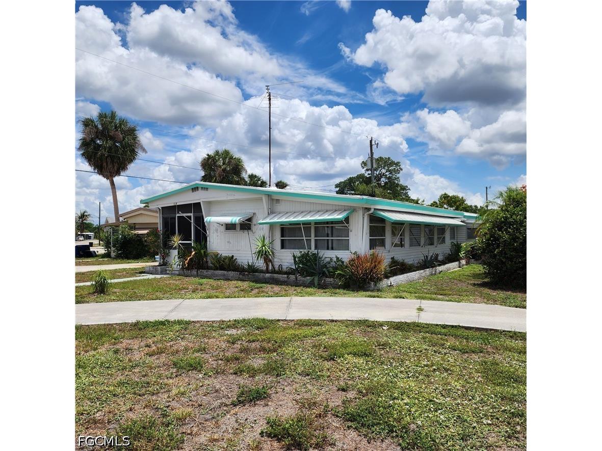 136 Amber Avenue North Fort Myers FL 33917 2026022638 image2