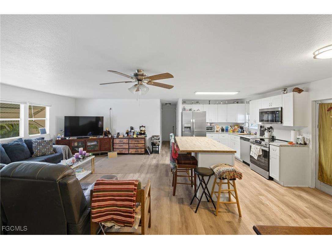 136 Lexington Avenue Fort Myers FL 33908 2025011516 image10