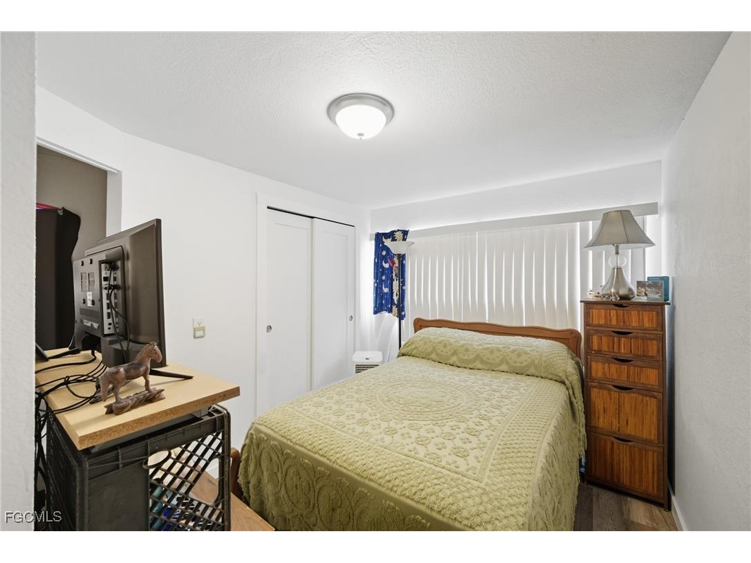 136 Lexington Avenue Fort Myers FL 33908 2025011516 image11