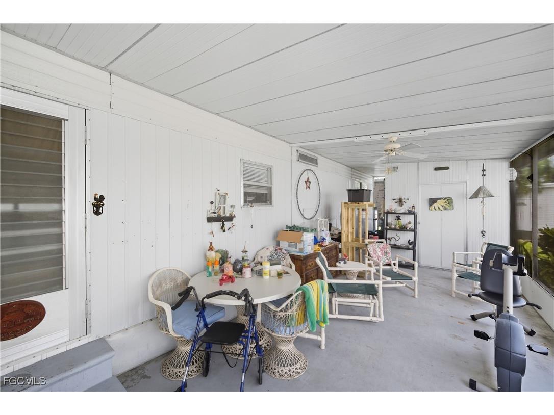 136 Lexington Avenue Fort Myers FL 33908 2025011516 image3