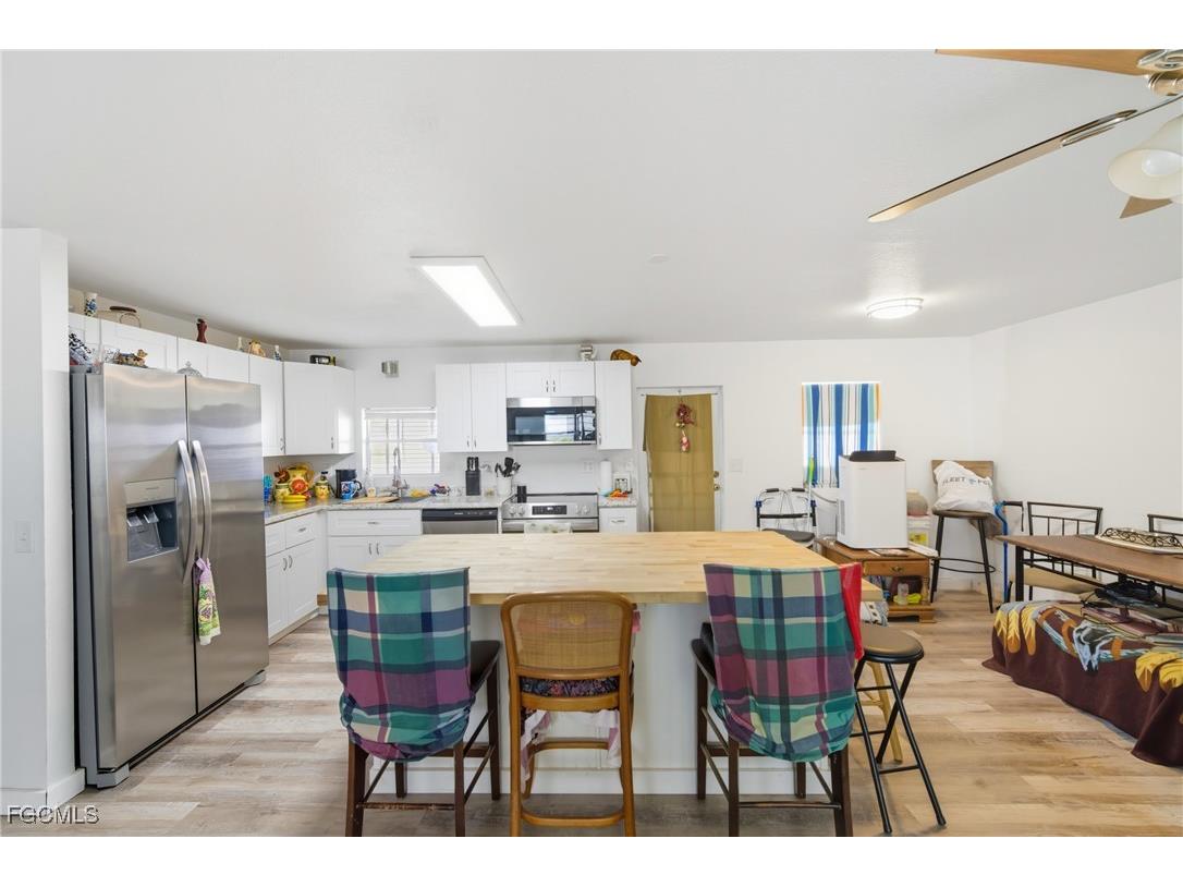 136 Lexington Avenue Fort Myers FL 33908 2025011516 image7