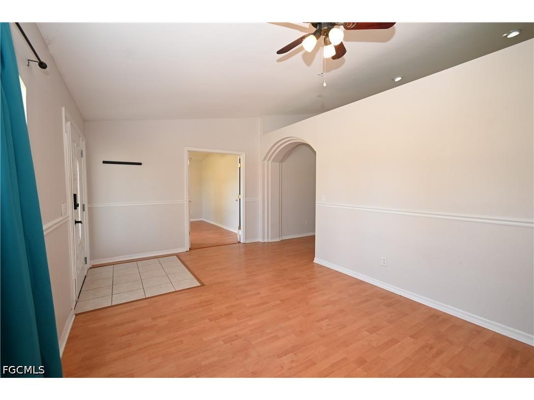 136 SE 19th Lane Cape Coral FL 33990 2026017188 image4