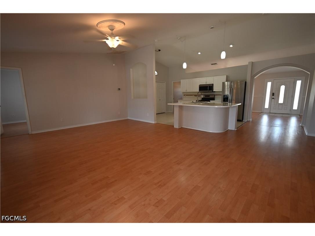 136 SE 19th Lane Cape Coral FL 33990 2026017188 image8