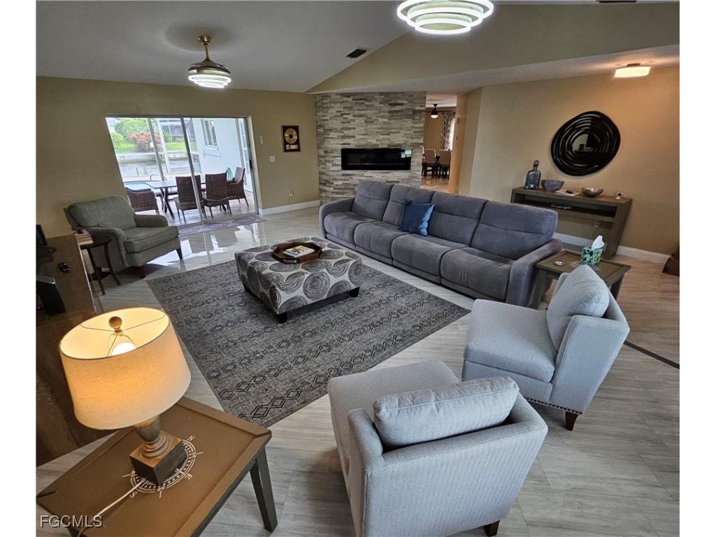 136 SE 5th Street Cape Coral FL 33990 2025016468 image5