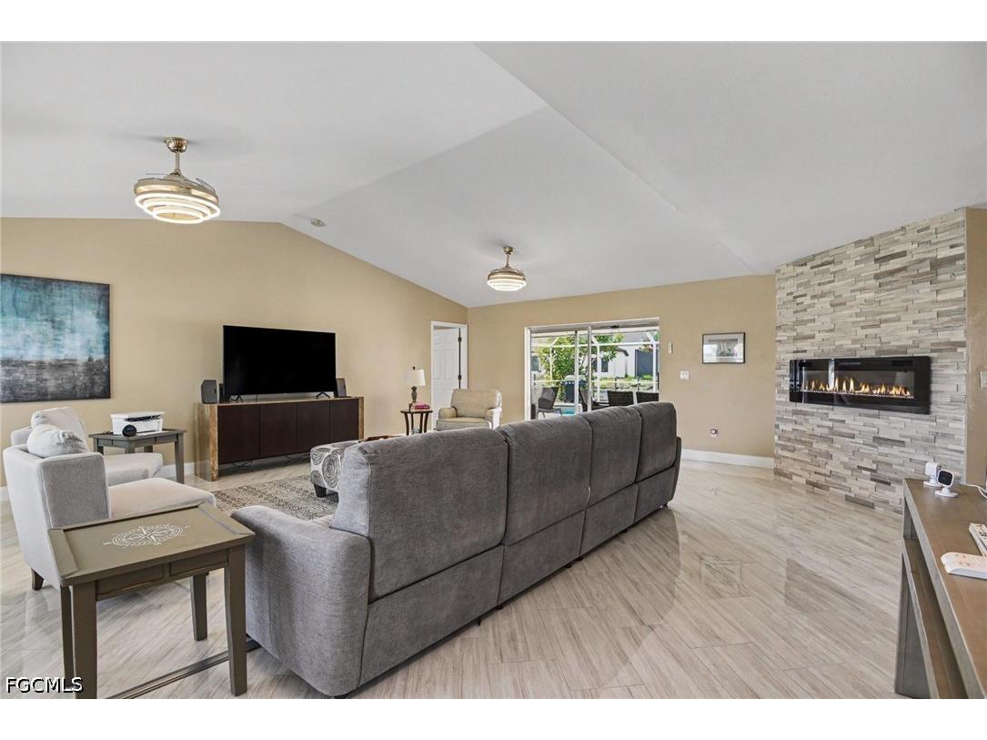 136 SE 5th Street Cape Coral FL 33990 2026019773 image5
