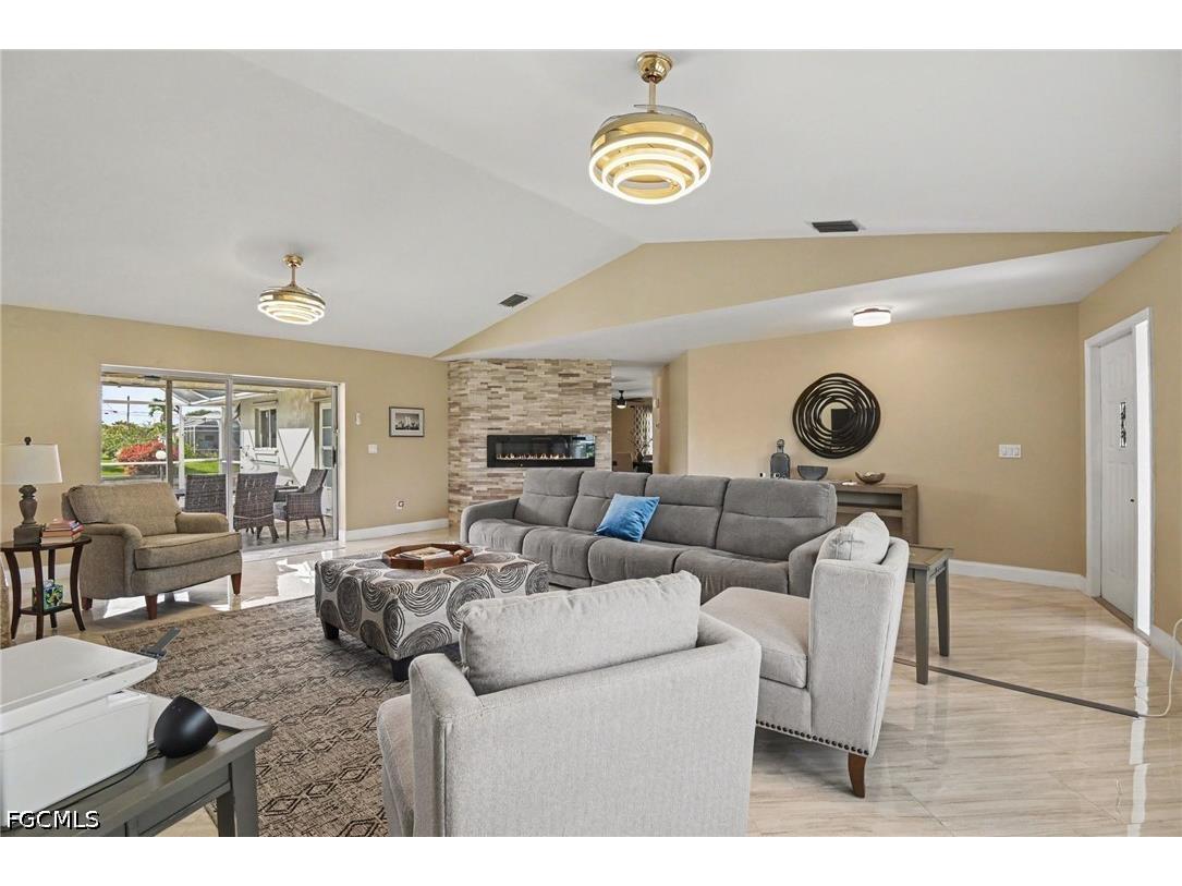 136 SE 5th Street Cape Coral FL 33990 2026019773 image6