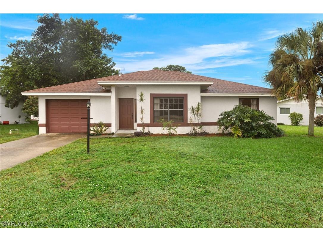 136 W Lake Drive Lehigh Acres FL 33936 223075599 image1