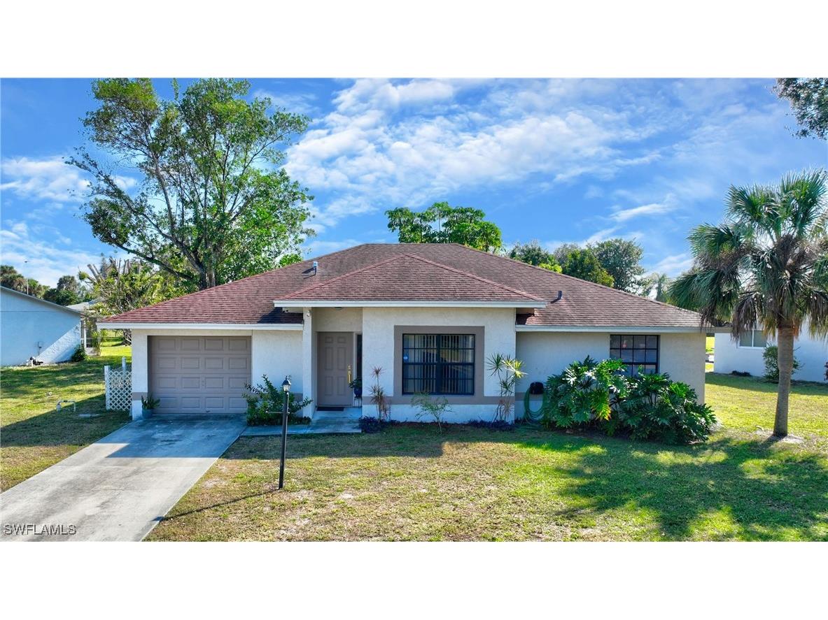 136 W Lake Drive Lehigh Acres FL 33936 225005309 image1