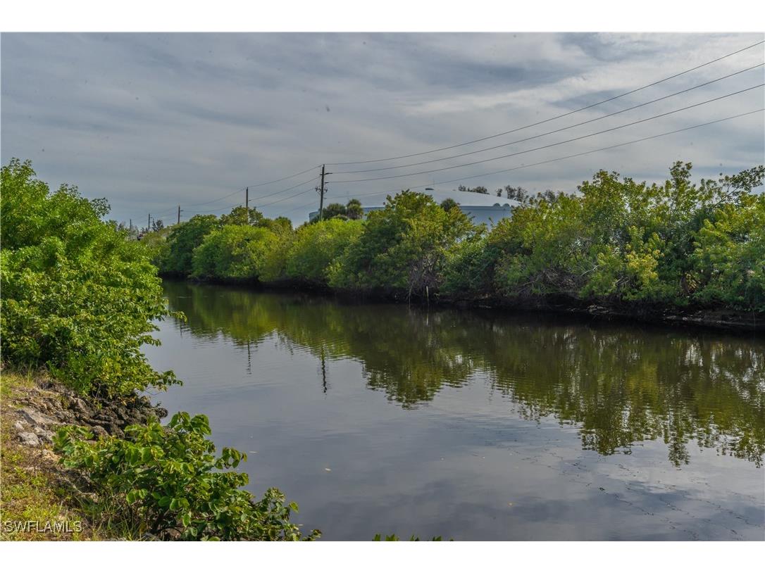 1360 5th Avenue N Naples FL 34102 225082063 image32