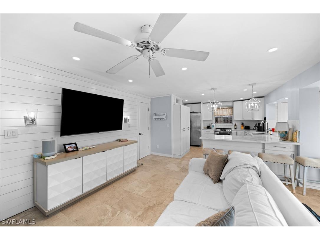 1360 Chesapeake Avenue Naples FL 34102 226006808 image12