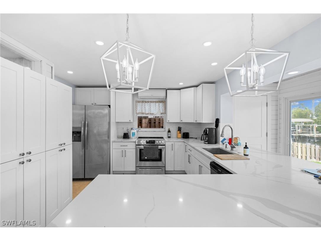 1360 Chesapeake Avenue Naples FL 34102 226006808 image15