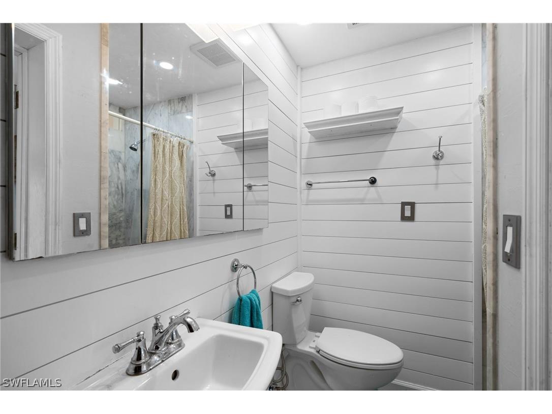1360 Chesapeake Avenue Naples FL 34102 226006808 image16