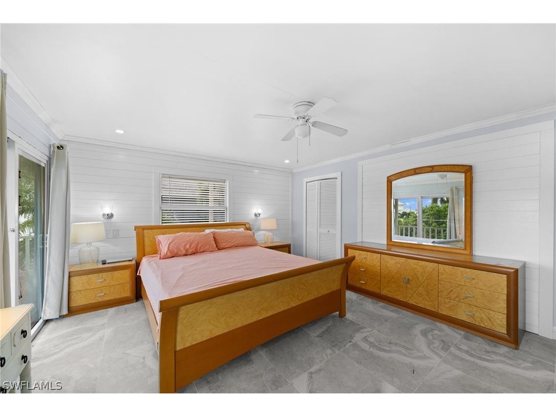 1360 Chesapeake Avenue Naples FL 34102 226006808 image18