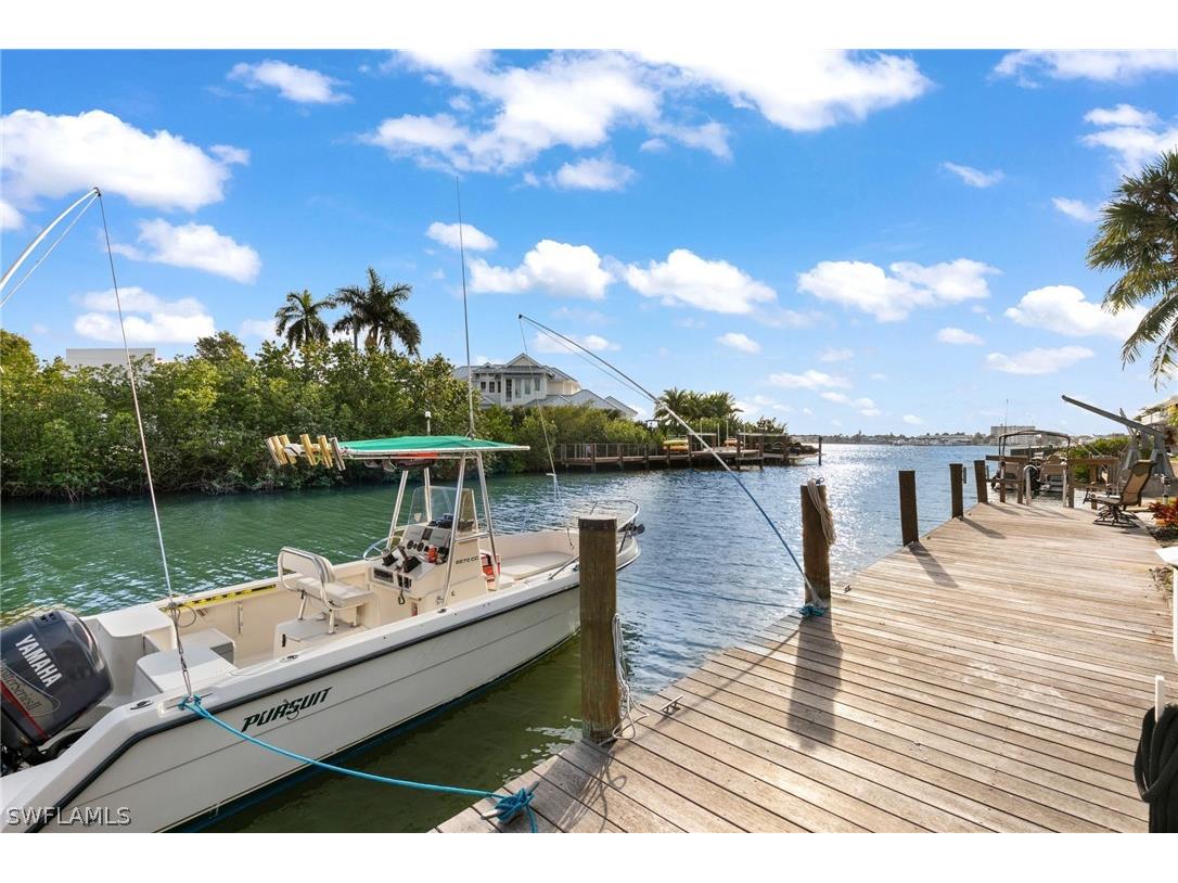 1360 Chesapeake Avenue Naples FL 34102 226006808 image4