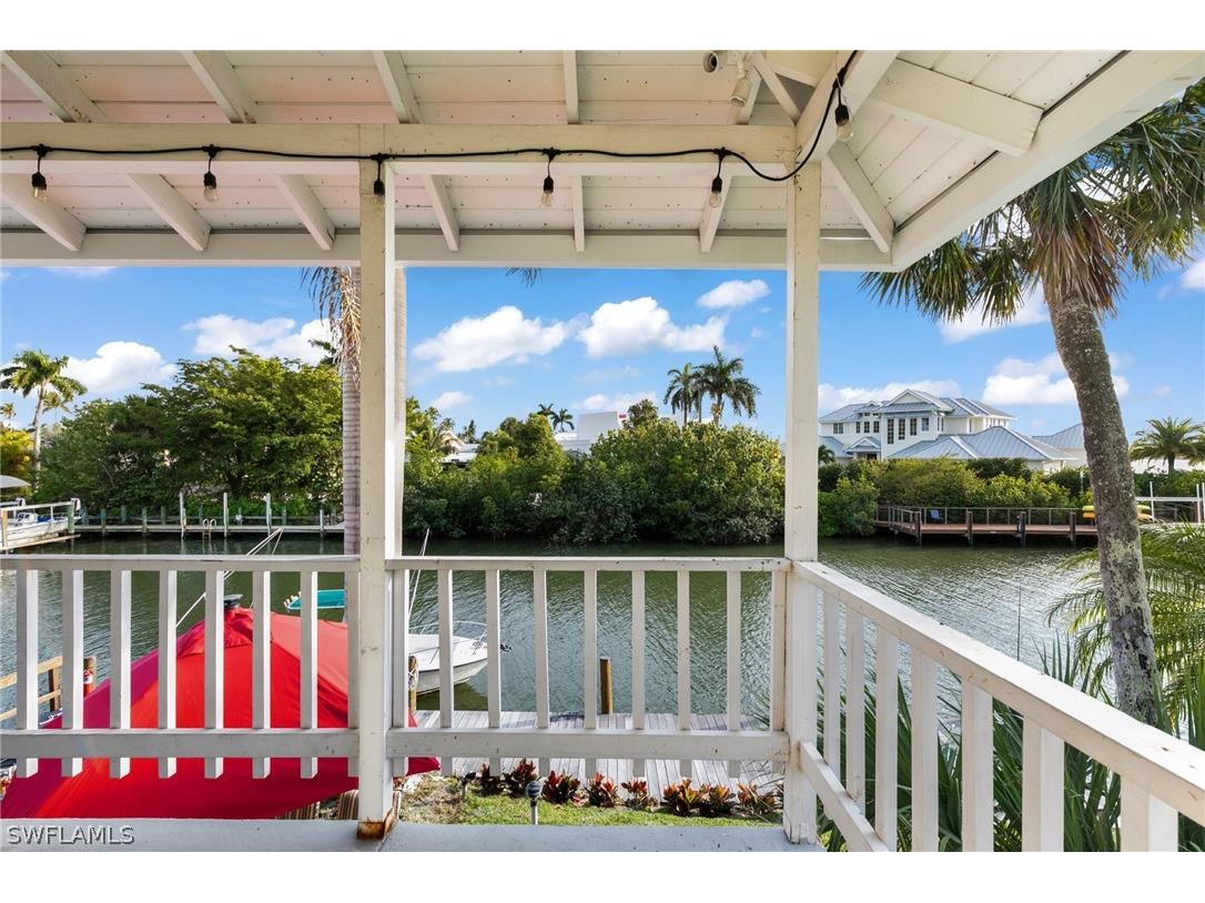1360 Chesapeake Avenue Naples FL 34102 226006808 image9
