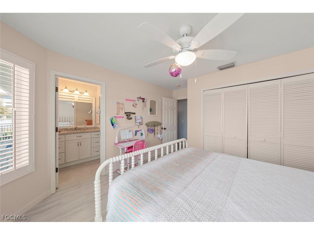 1360 Jamaica Drive Sanibel FL 33957 2026009282 image14