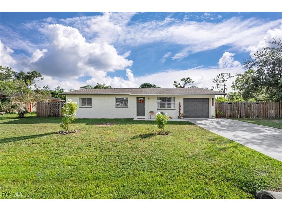 13625/627 Marquette Boulevard Fort Myers FL 33905 2025016104 image1