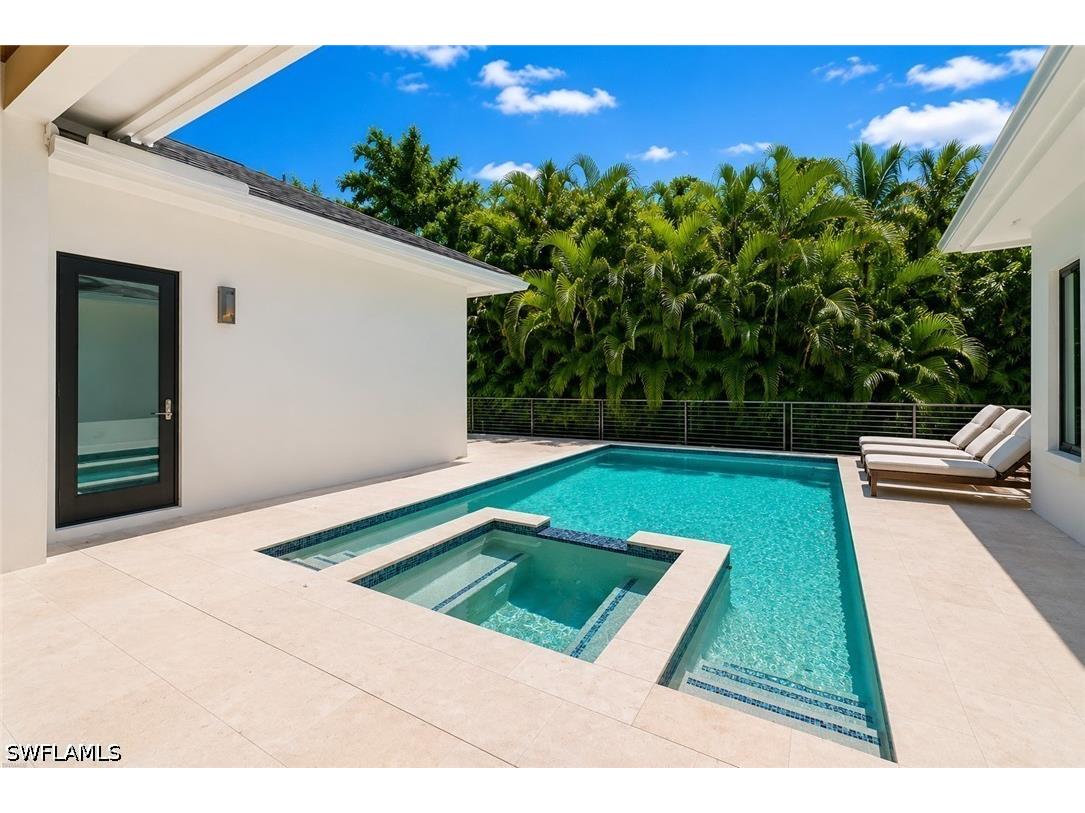1364 Cypress Woods Drive Naples FL 34103 226021919 image5