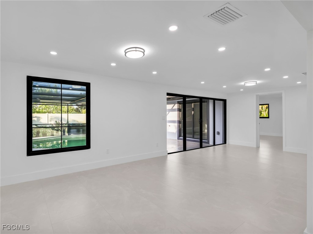 1365 Kingswood Court Fort Myers FL 33919 2025019667 image14