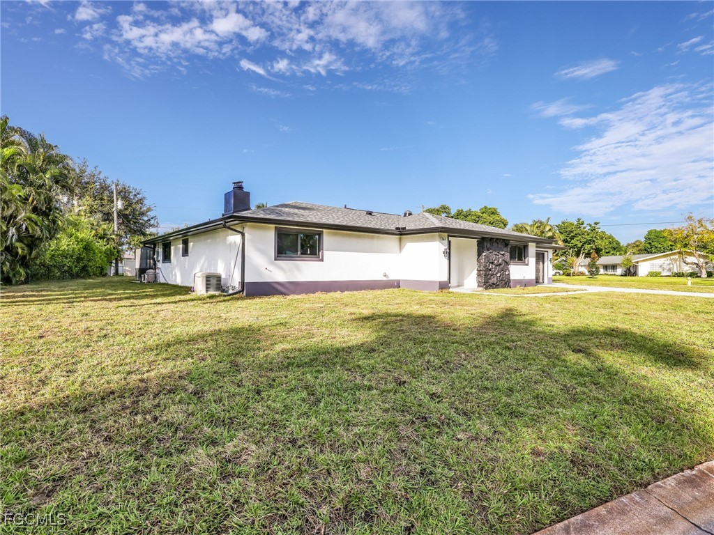 1365 Kingswood Court Fort Myers FL 33919 2025019667 image3
