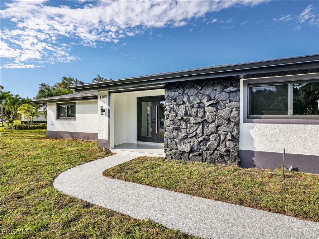 1365 Kingswood Court Fort Myers FL 33919 2025019667 image4
