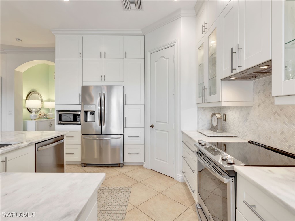 1365 Serrano Circle Naples FL 34105 225080780 image13