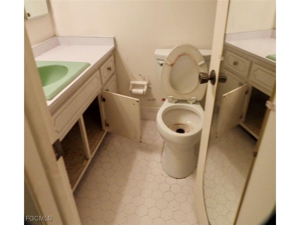 1367 Bunker Way Fort Myers FL 33919 2025008876 image10