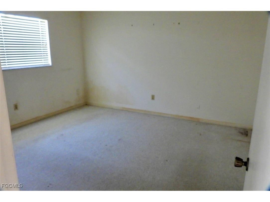 1367 Bunker Way Fort Myers FL 33919 2025008876 image7