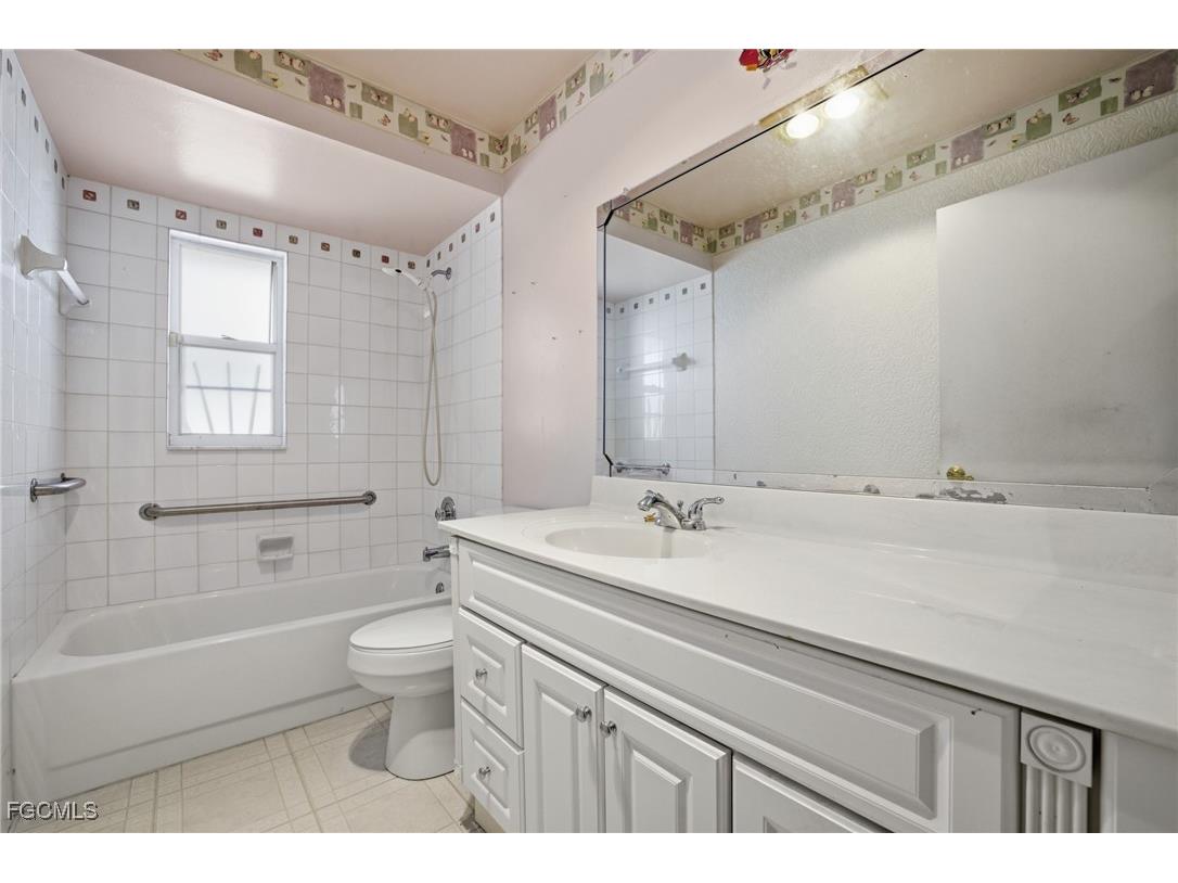 13670 Abbey Drive #4 Fort Myers FL 33919 2025016784 image10