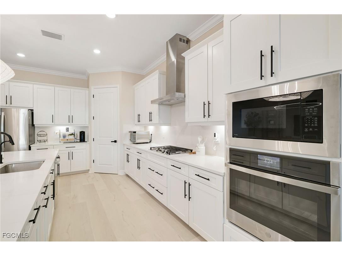 13670 Blue Bay Circle Fort Myers FL 33913 2025023527 image8