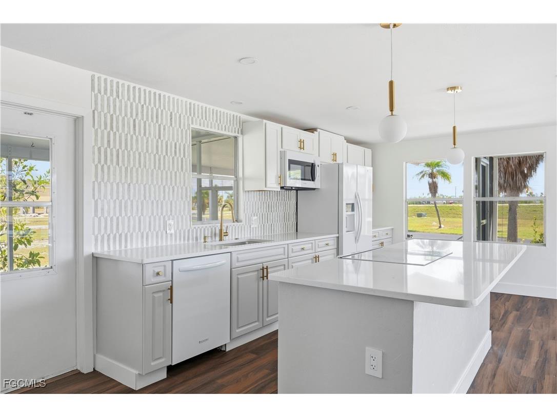 13670 Dowitcher Drive Fort Myers FL 33908 2025019196 image4