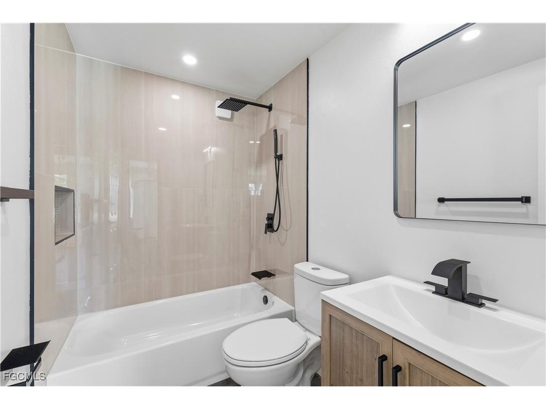 13670 Dowitcher Drive Fort Myers FL 33908 2025019196 image5