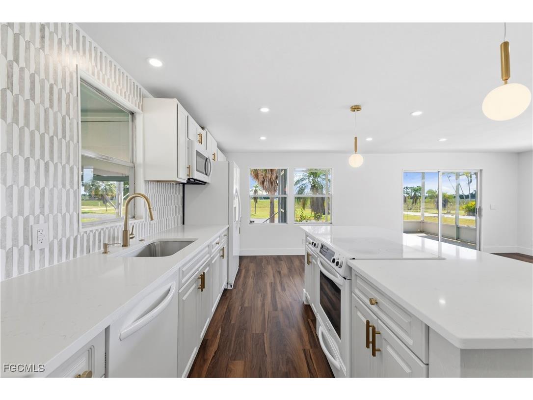 13670 Dowitcher Drive Fort Myers FL 33908 2025019196 image7