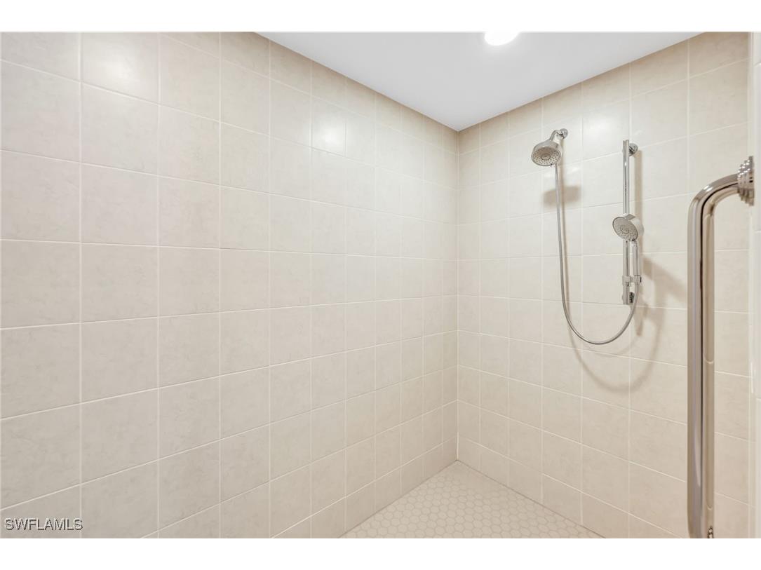 13675 Vanderbilt Drive #605 Naples FL 34110 226001680 image32