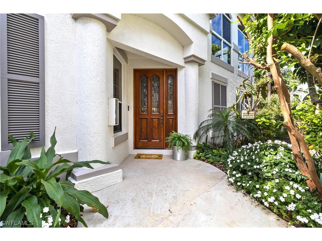 137 Colonade Circle #601 Naples FL 34103 223027608 image1