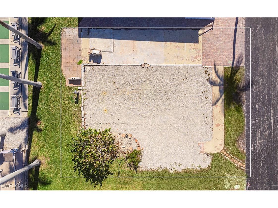 137 Garcia Way Fort Myers Beach FL 33931 225011104 image4