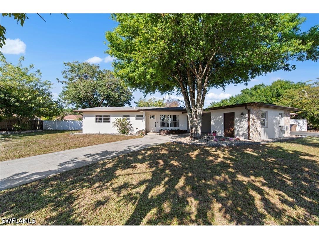 137 Vermont Avenue Fort Myers FL 33905 226011093 image1