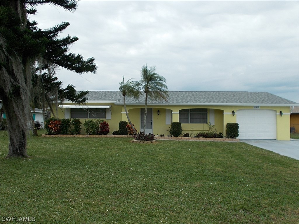 137 W Lake Drive Lehigh Acres FL 33936 224005161 image1