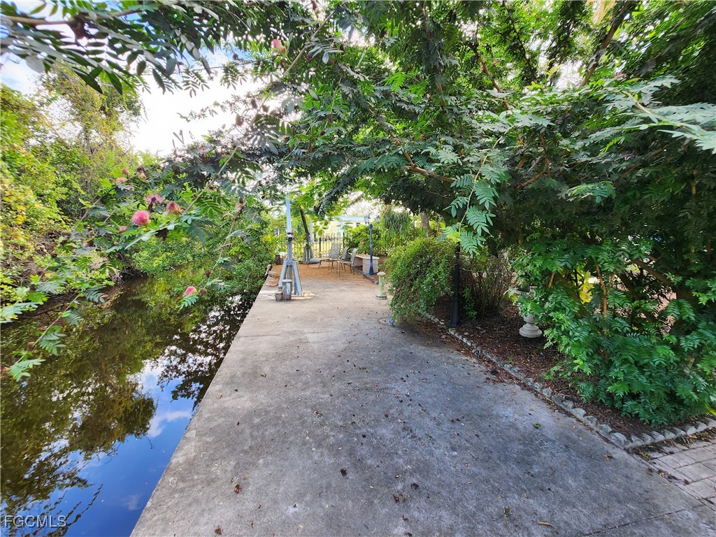 1370 Harbor View Drive North Fort Myers FL 33917 2025015603 image1