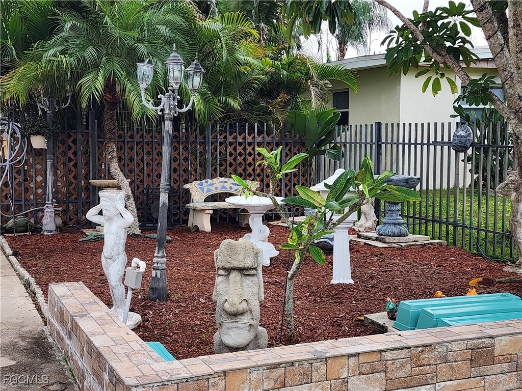 1370 Harbor View Drive North Fort Myers FL 33917 2025015603 image3