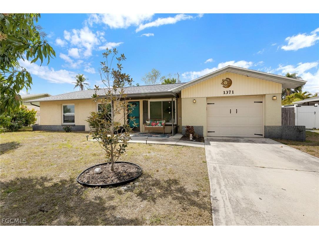 1371 Torreya Circle North Fort Myers FL 33917 2026010023 image1