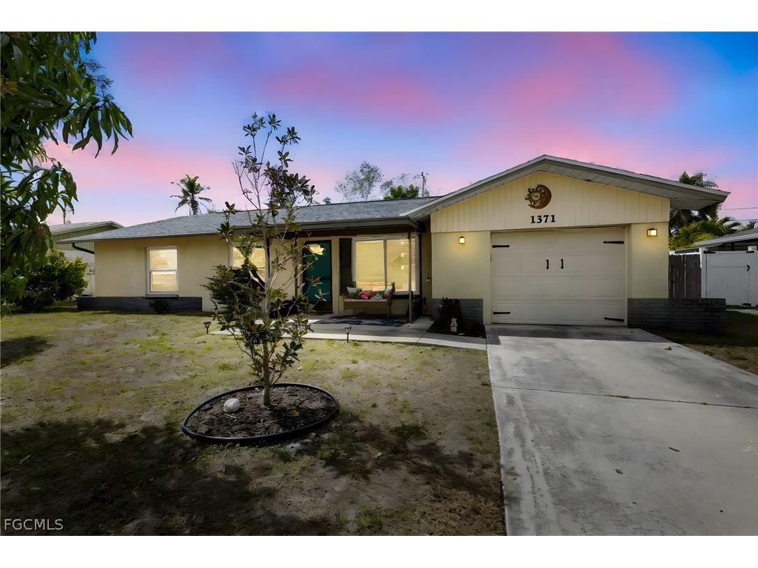 1371 Torreya Circle North Fort Myers FL 33917 2026010023 image2
