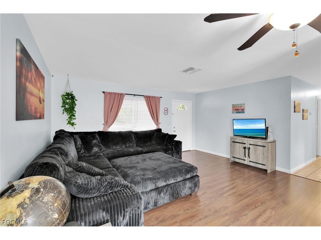 1371 Torreya Circle North Fort Myers FL 33917 2026010023 image3