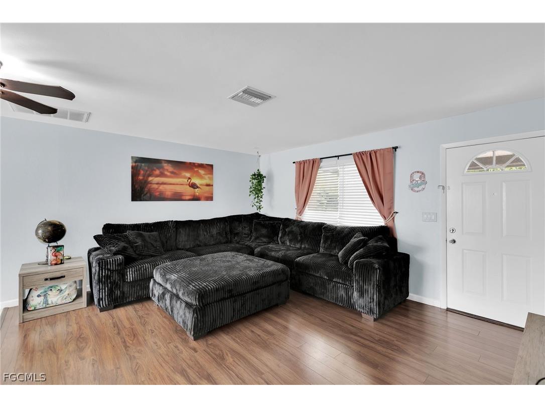1371 Torreya Circle North Fort Myers FL 33917 2026010023 image4
