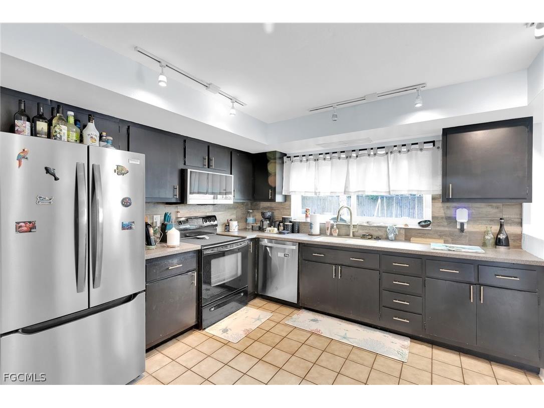 1371 Torreya Circle North Fort Myers FL 33917 2026010023 image8