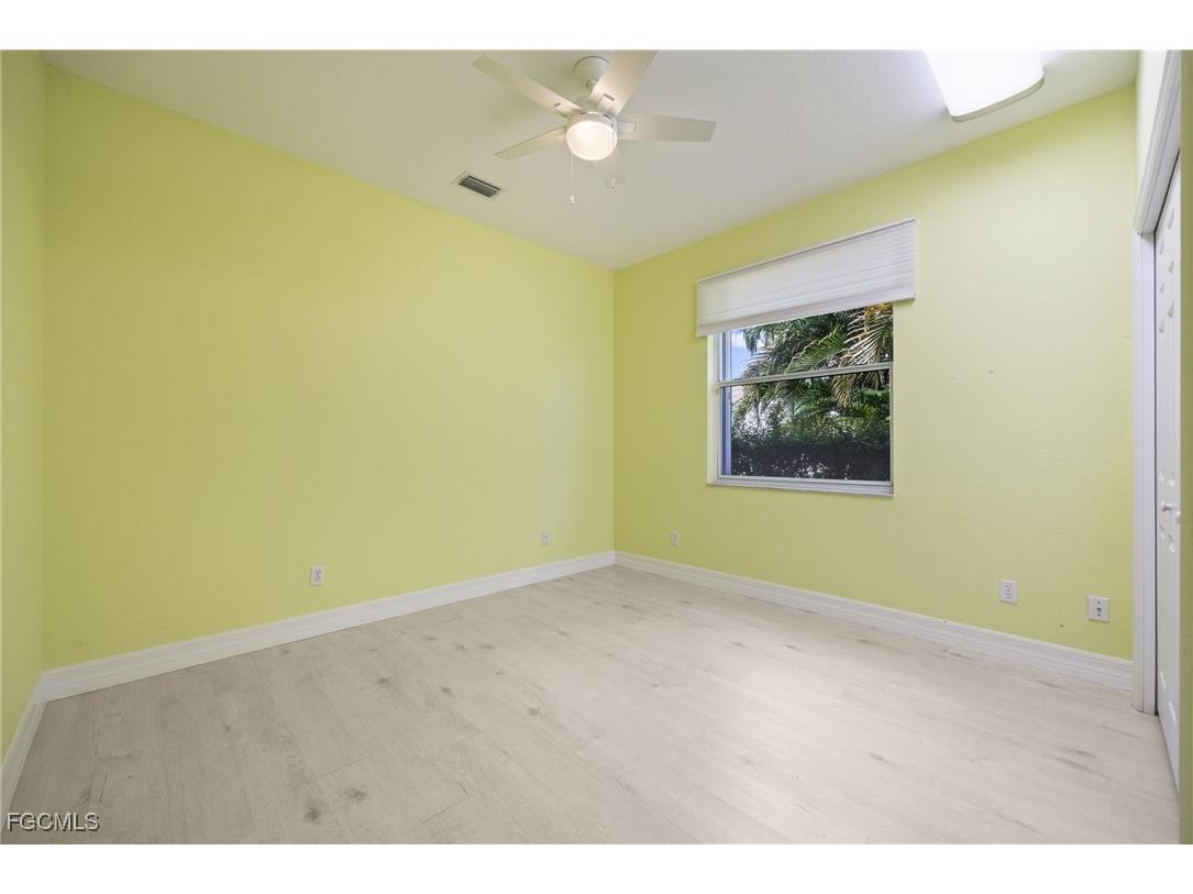 13717 Bald Cypress Circle Fort Myers FL 33907 2025015531 image16